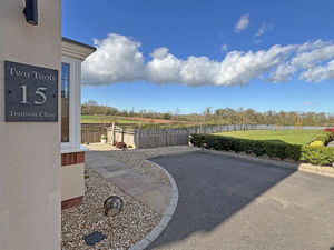 Photo 25- click for photo gallery